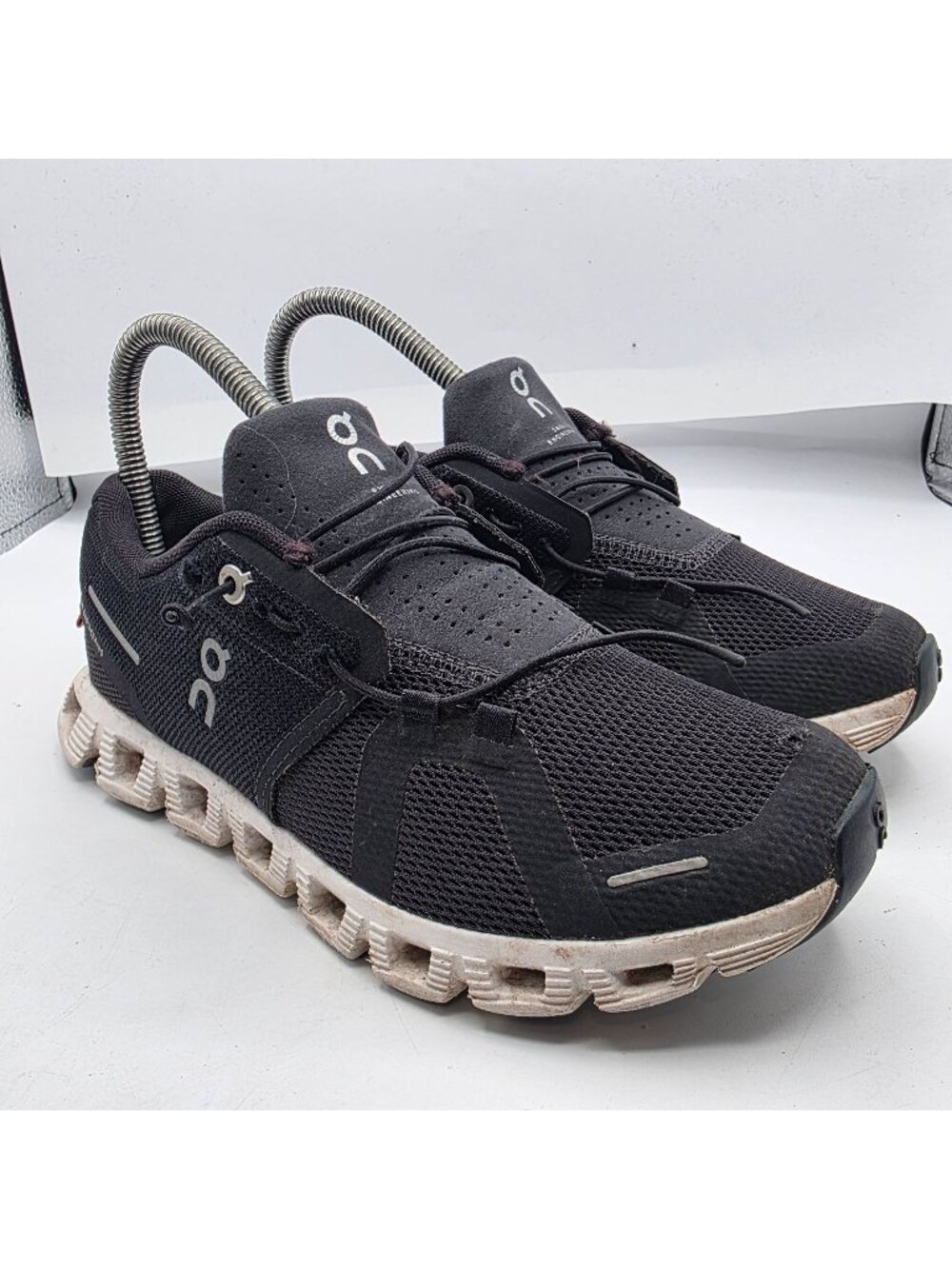On Cloud 5 Womens Size 6 Black Athletic Shoes Running Walking Lightweight